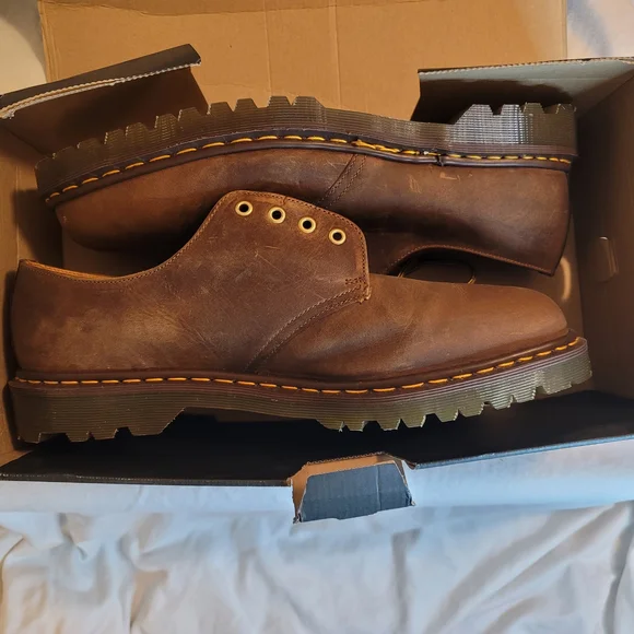 Dr. Martens Brown Leather Men's Shoes - Picture 11 of 11